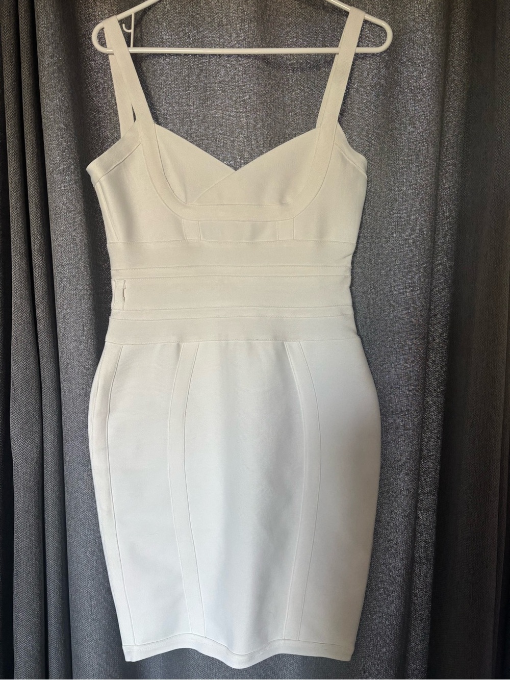 Bodycon white dress
